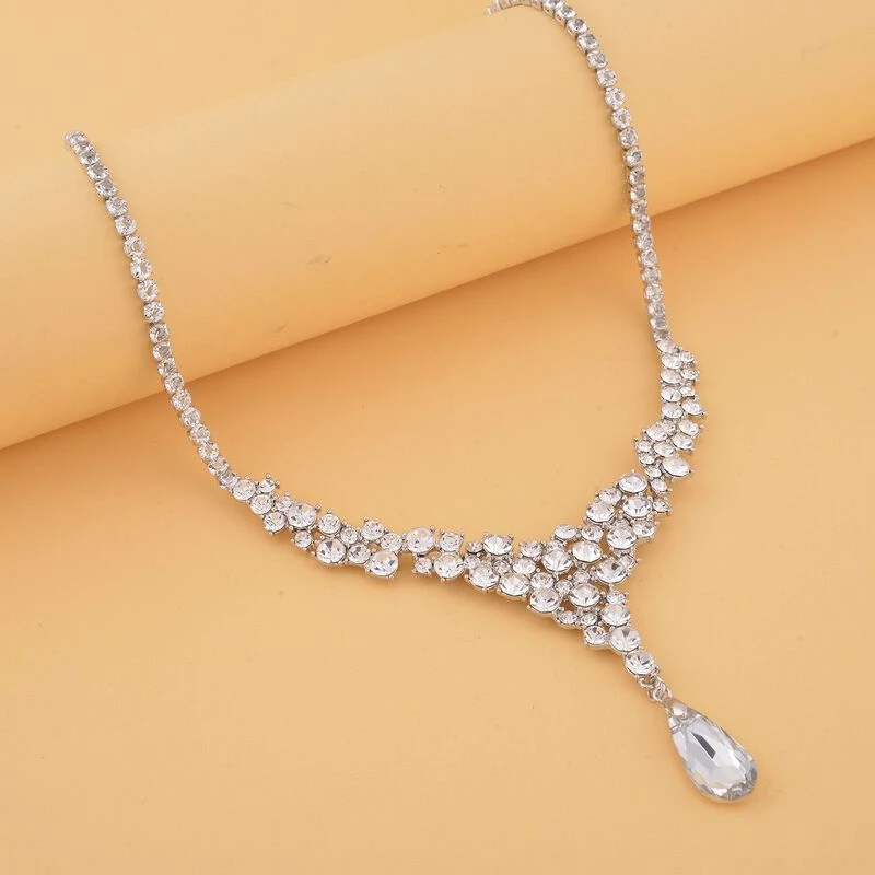 Klassische Charmante Weiße Kristall Collier, Ca. 50 Cm 4 Klassische Charmante Weiße Kristall Collier, Ca. 50 Cm – Bild 2