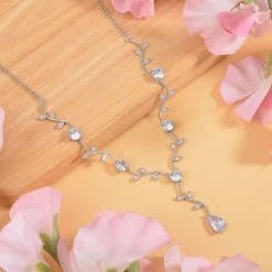 Glitzernde Weiße Kristall-Lariat-Halskette Mit Blättern, Ca. 50 Cm Reines Messing -Schmuck Shoplc 7522983 1