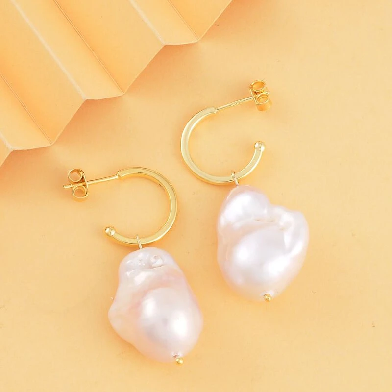 Weiße Barockperle Ohrringe 925 Silber Gelbgold Vermeil 4 Weiße Barockperle Ohrringe 925 Silber Gelbgold Vermeil – Bild 2